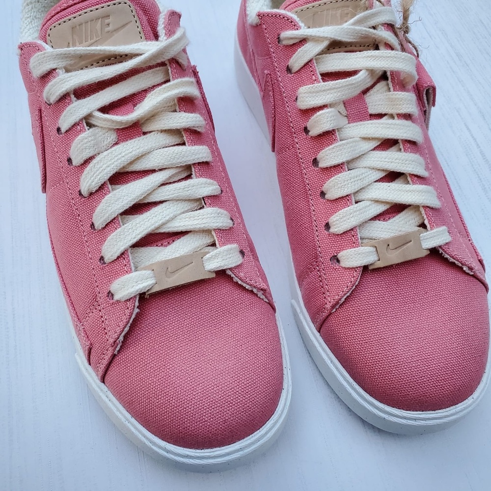 WOMEN'S NIKE BLAZER LOW LX CASUAL SHOES - Picture 6 of 10